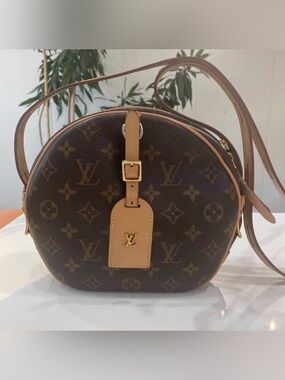 Louis Vuitton Monogram Round Crossbody Bag in Brown and Tan